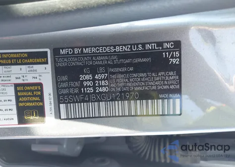 2016 Mercedes-Benz C 300 z USA, uszkodzony, nr VIN 55SWF4JBXGU121970